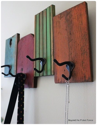 Illustration for article titled 20+ Distinct Coat Racks That Will Astonish You